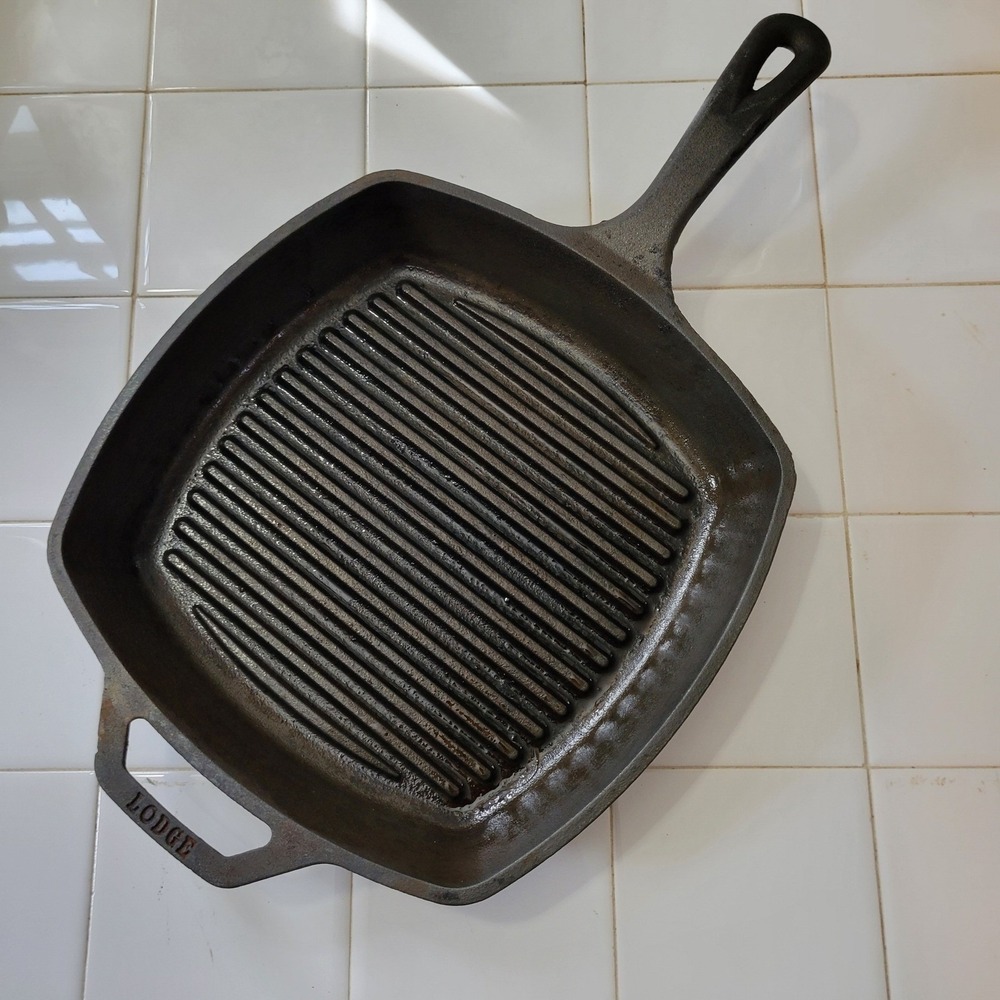 Lodge 10.5 Inch Grill Pan Black Cast Iron Ribbed Skillet 8SGP